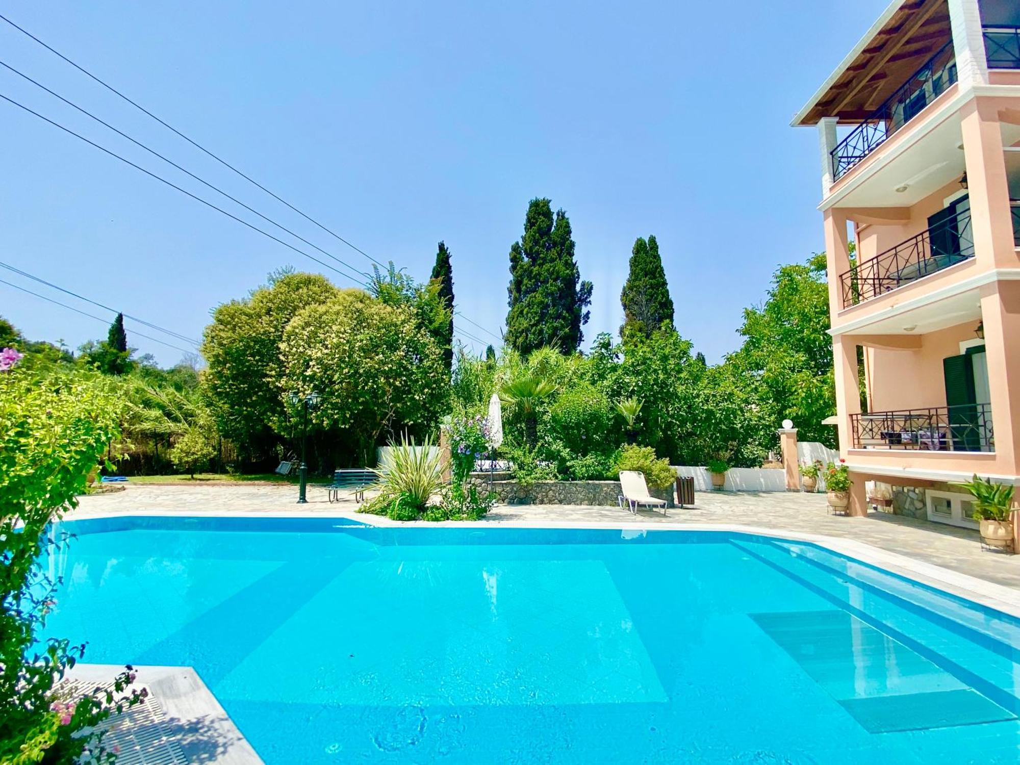 Rosalia & With Pool By Hotelius Appart hôtel *